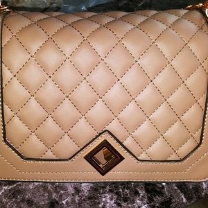 Small bag with chain